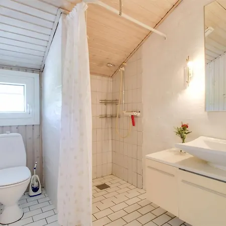 Edmer - 50m From The Sea By Interhome Feriehus